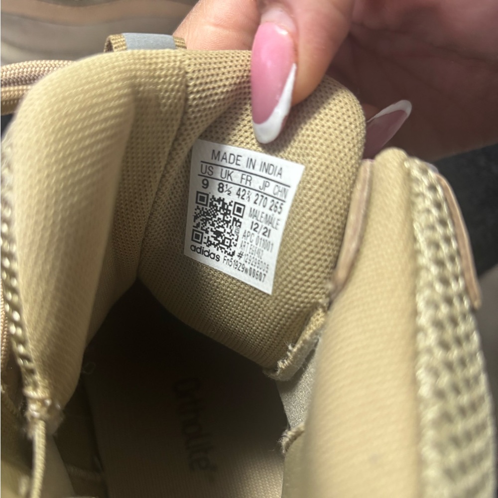 Yeezy Boots - Picture 4 of 5